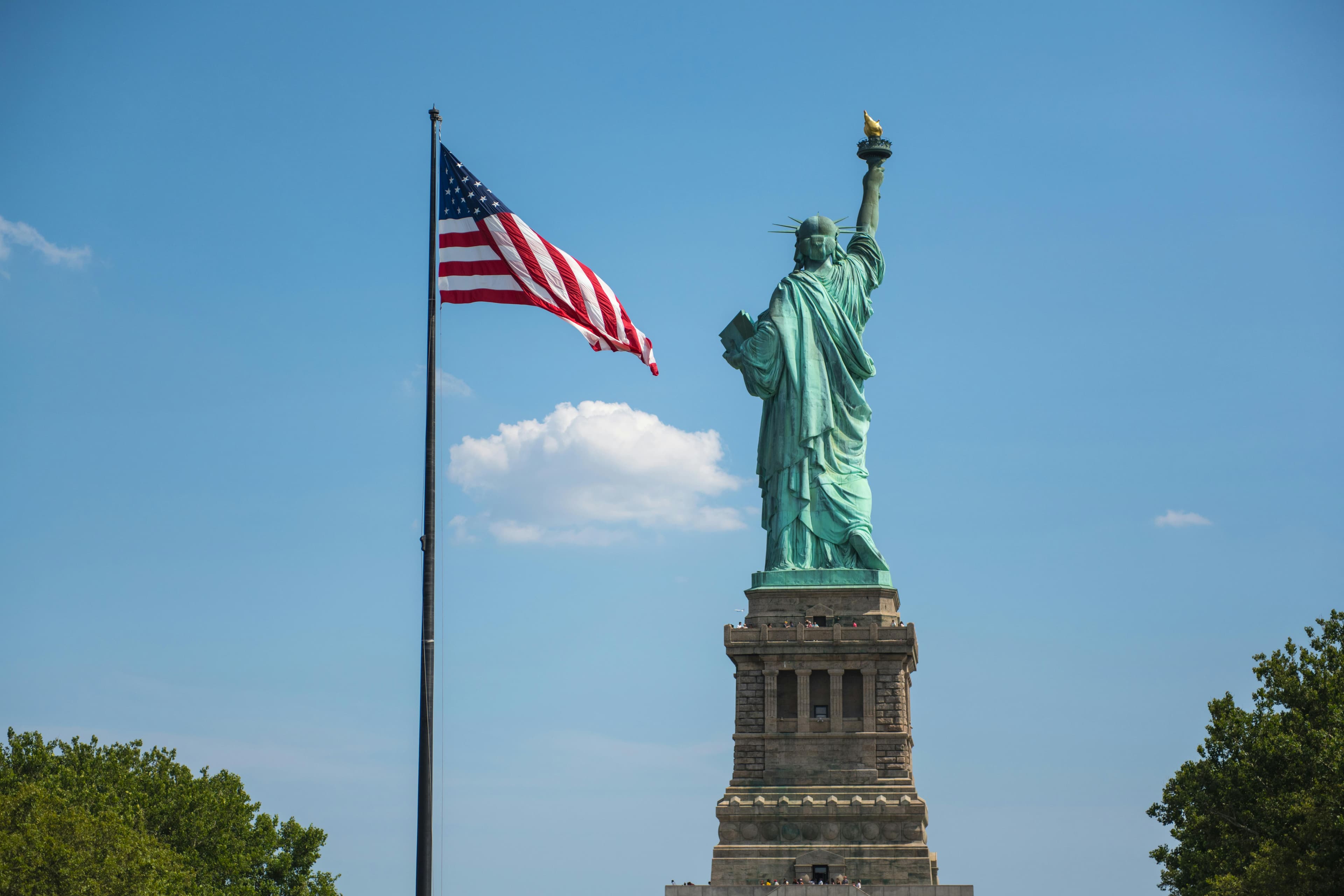 Your Guide to Immigration to the U.S.: Steps, Visas, and Expert Support